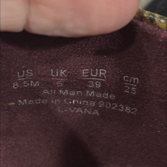 Franco Sarto Vana Flats Yellow Snake 8.5 - Picture 7 of 8